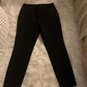 Siri size 4 skinny fit ankle pants